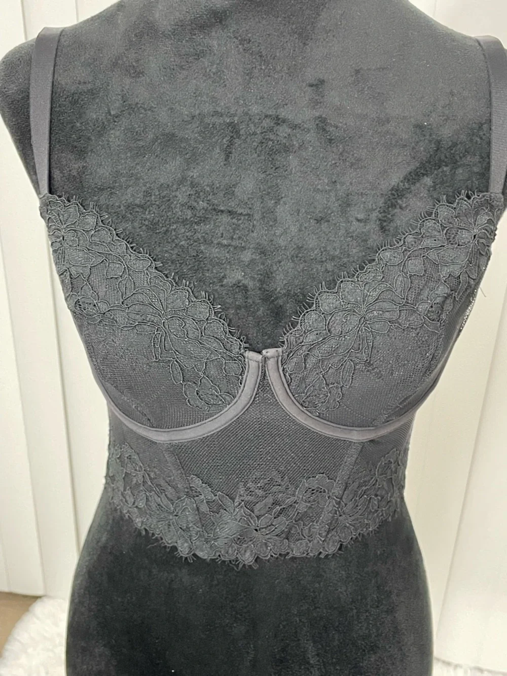 SKIMS Femme Sheer Lace Balconette Corset Bra Lingerie Unlined Underwire Black S - Picture 9 of 10